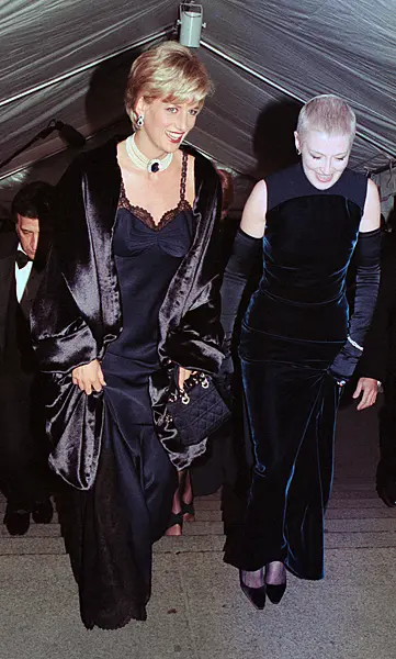 Diana, Princess of Wales (l) at the Met Gala in 1996