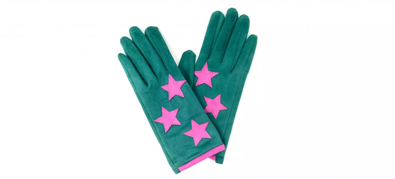 green gloves with pink stars