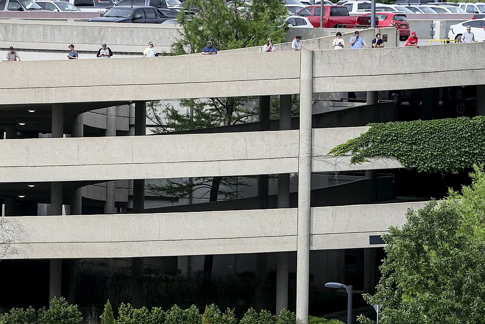 Tulsa police and firefighters respond to a shooting at the Natalie Medical Building Wednesday, June 1, 2022 in Tulsa, Okla