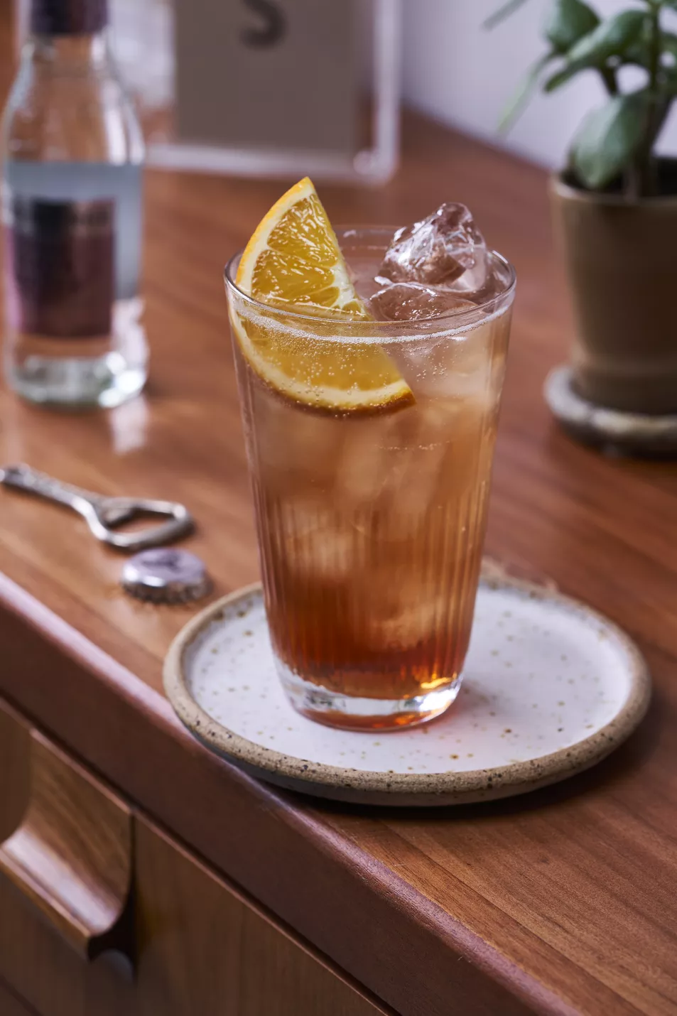 Slow gin and soda cocktail