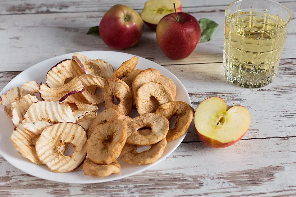 Dried apple rings and apple crisps (Alamy/PA)