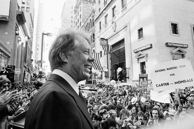 An estimated crowd of 35,000 people gathered in Philadelphia in October 1976 for a speech by presidential candidate Jimmy Carter 