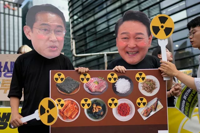 Nuclear plan protesters