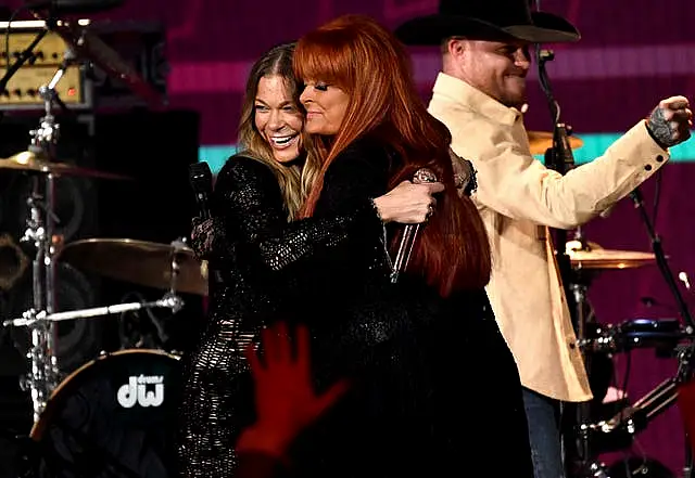 LeAnn Rimes and Wynonna Judd 