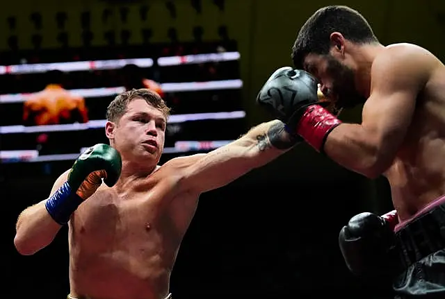 Saul 'Canelo' Alvarez fights John Ryder 