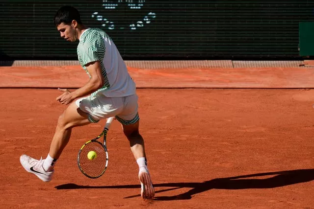 Carlos Alcaraz plays a tweener