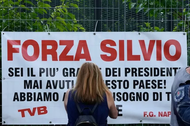 Forza Silvio banner