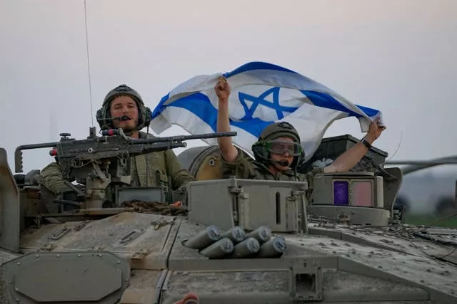 Israeli tanks head towards the Gaza Strip 