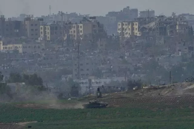 Tanques israelenses na fronteira de Gaza