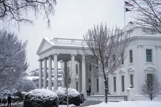 Casa Branca na neve
