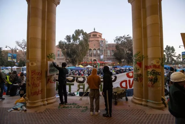 Manifestantes da UCLA