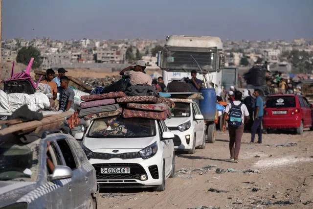 Palestinians flee the Khan Younis area of the Gaza Strip