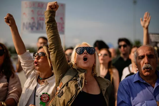 Protesters chant in Istanbul