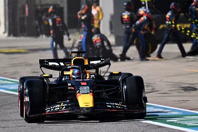 Max Verstappen has a tight battle with Norris