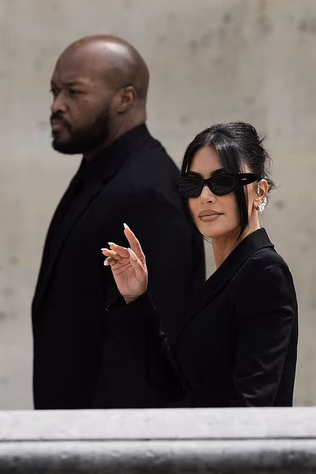 kim-kardashian-arrives-at-paris-court-to-give-evidence-about-2016-robbery.jpg?w=640