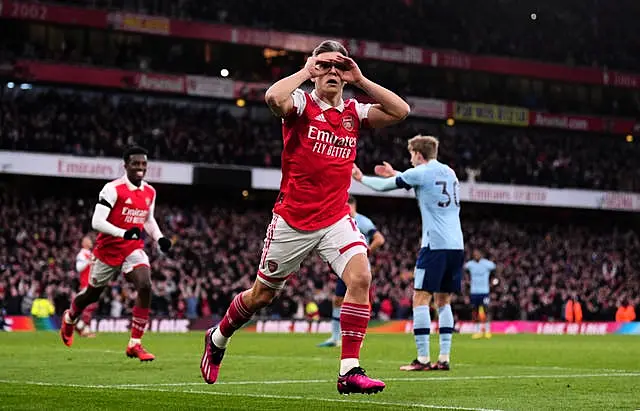 Leandro Trossard celebrates