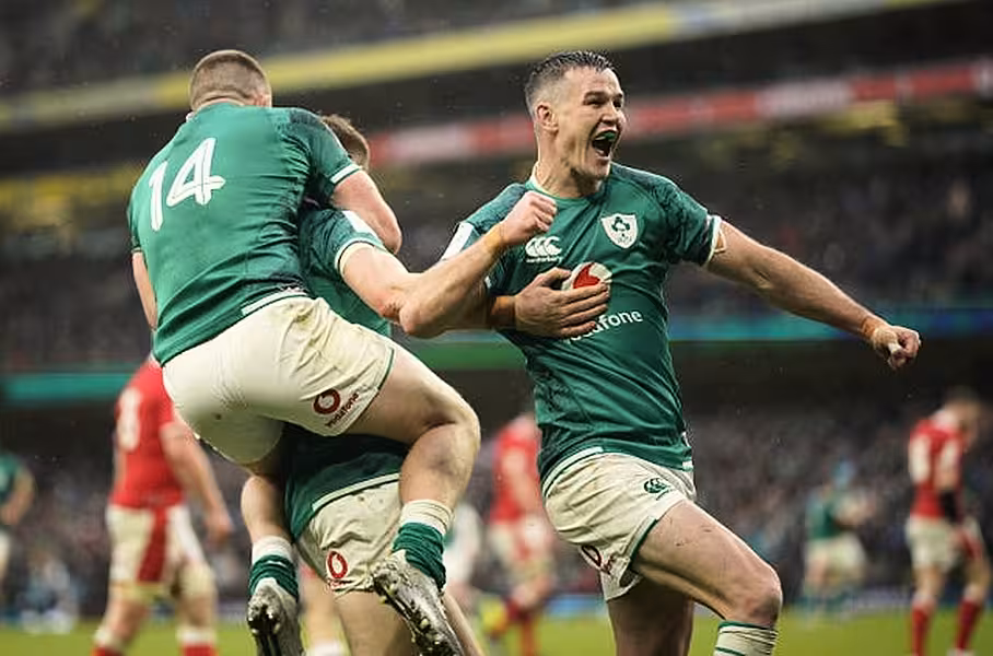 Johnny Sexton helped Ireland begin the 2022 Six Nations with victory over Wales