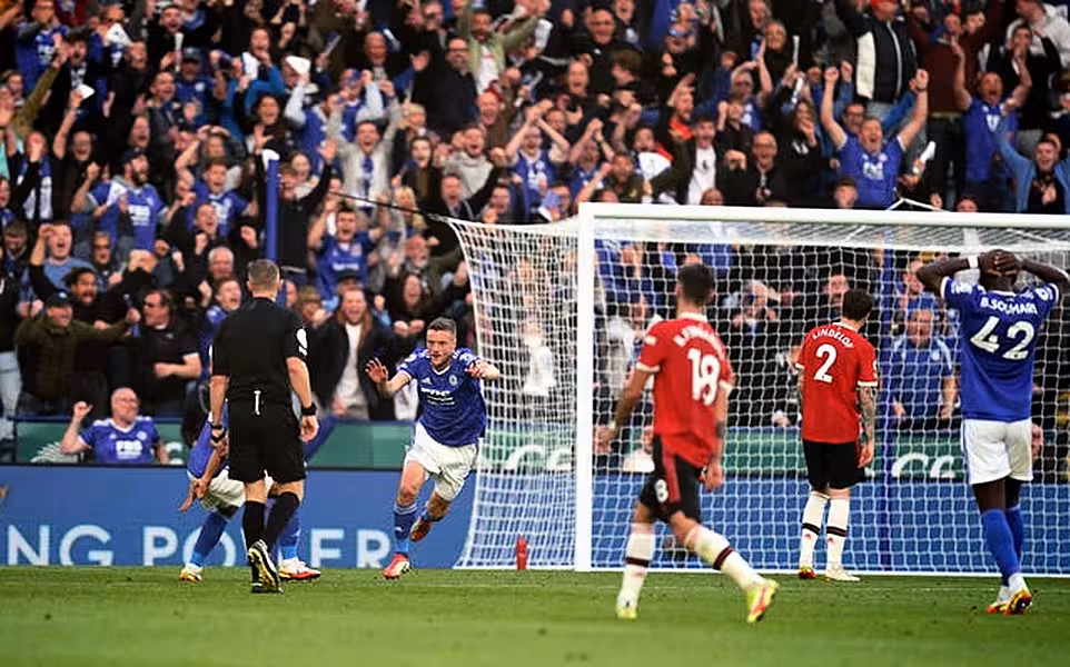 Jamie Vardy helped Leicester on their way to Saturday's 4-2 win against United