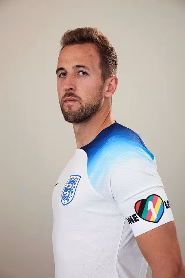 Harry Kane wearing a OneLove captain’s armband
