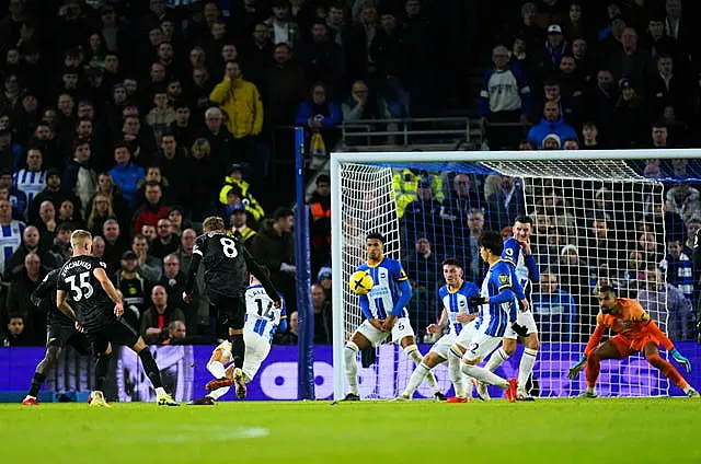 Martin Odegaard scores for Arsenal 