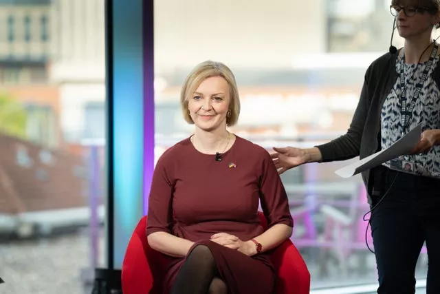 Sunday with Laura Kuenssberg