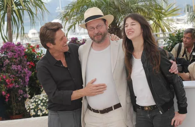 (Left – right) Willem Dafoe, Lars Von Trier and Charlotte Gainsbourg on the red carpet