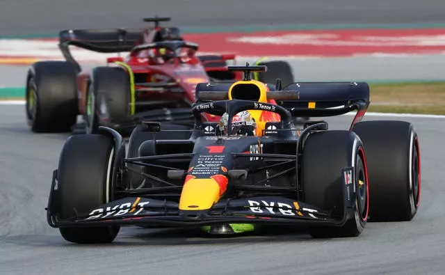 Max Verstappen leads Carlos Sainz in testing ahead of the new season