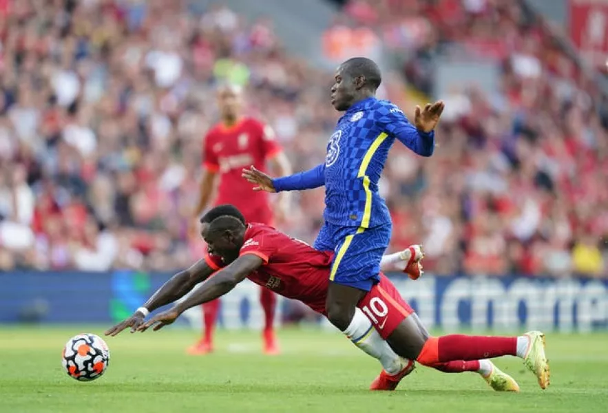 N’Golo Kante challenges Sadio Mane