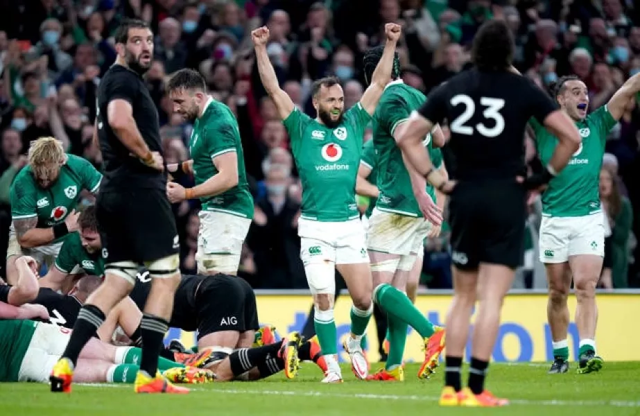 Ireland beat New Zealand 29-20 