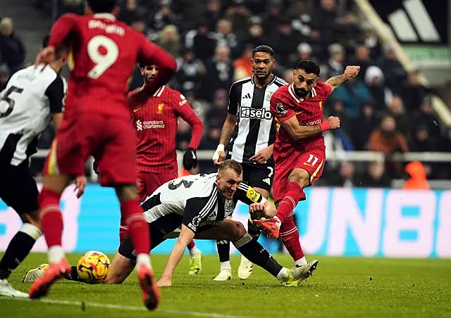 Mohamed Salah shots and scores Liverpool's third goal