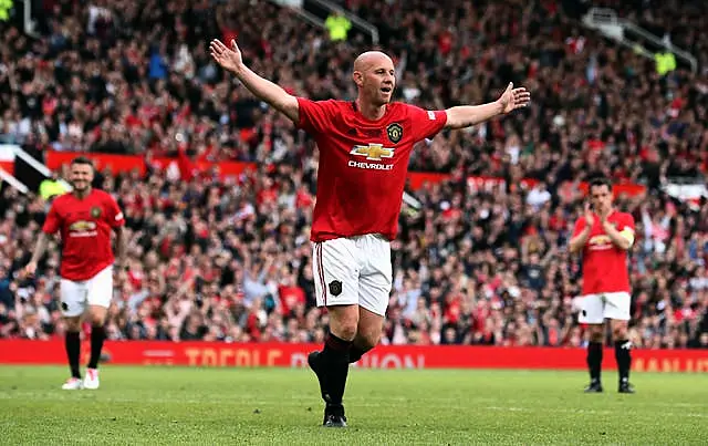 Nicky Butt jogando pelo Manchester United Legends (Martin Rickett/PA)