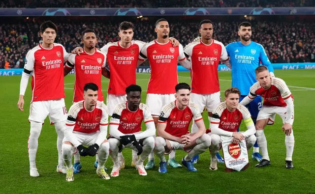 Arsenal line up for a photograph before kick-off