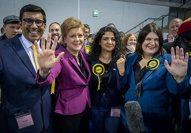 Nicola Sturgeon, Roza Salih and Susan Aitken 