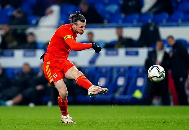 Gareth Bale shoots