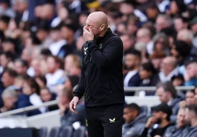 Sean Dyche puts his hand on his mouth in frustration during Everton's defeat at Tottenham