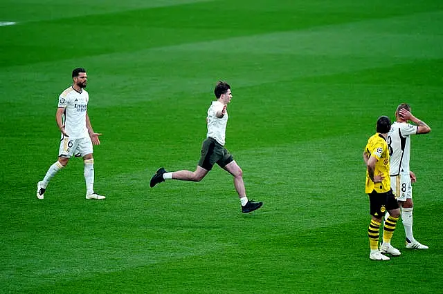 Pitch invader