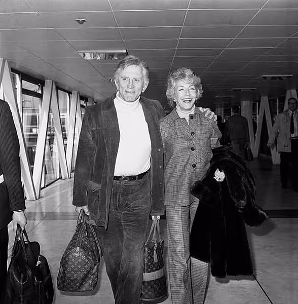 Film – Actor Kirk Douglas – Heathrow Airport, London