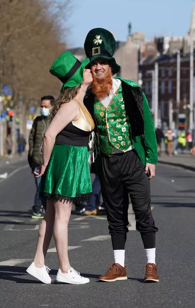 Photos: Goin Green on St Patricks Day 2014 – SportsLogos.Net News