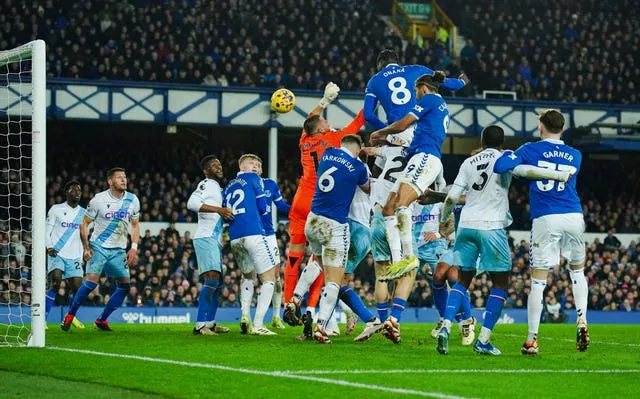 Amadou Onana scores Everton's equaliser against Crystal Palace
