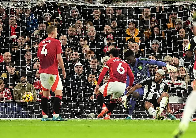 Joelinton doubles Newcastle's lead against Manchester United