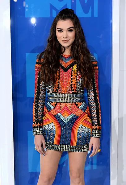 Hailee Steinfeld arriving at the MTV Video Music Awards 2016