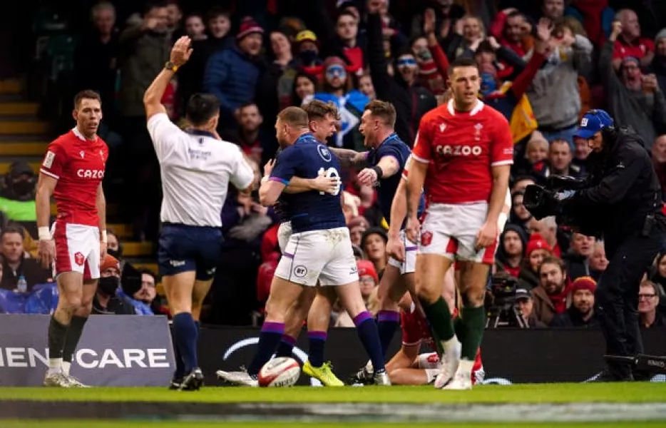 Darcy Graham celebrates his try 