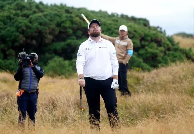 Shane Lowry looks up to the sky in frustration