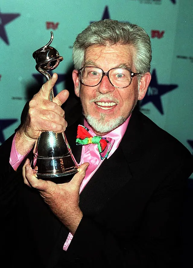 Harris with the Most Popular Factual Programme award he received for Animal Hospital at the National Television Awards in 2000