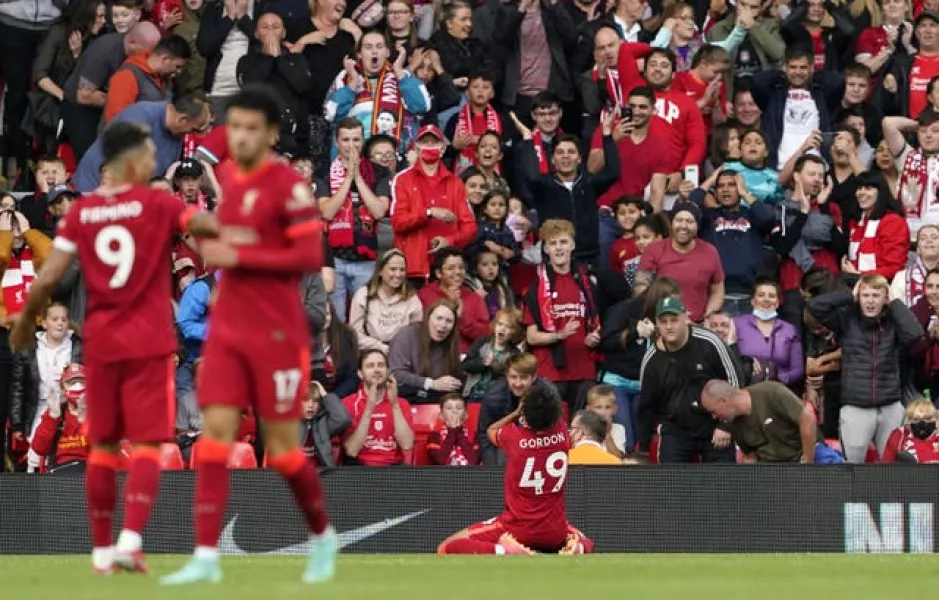 Kaide Gordon on his knees in front of the crowd 