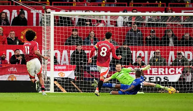 Joshua Zirkzee scores United's fourth goal