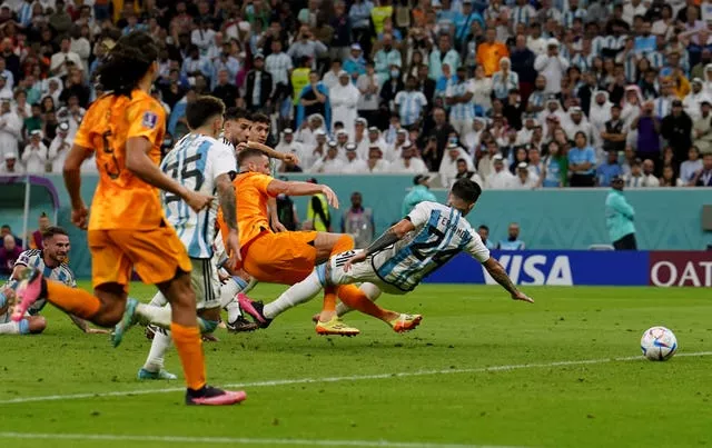 A clever free-kick routine saw Wout Weghorst draw Netherlands level with Argentina.