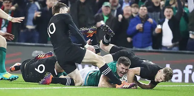 Jacob Stockdale's try settled a thrilling contest