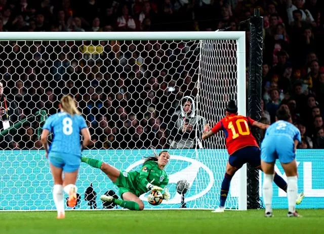 Earps saves Jenni Hermoso's second-half penalty in the World Cup final