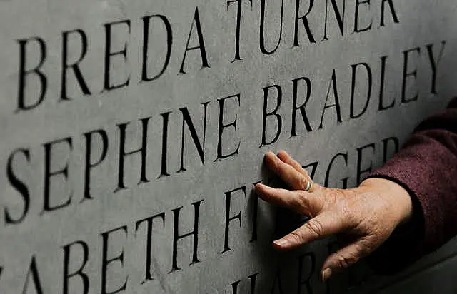 Wreaths laid at bomb atrocity site